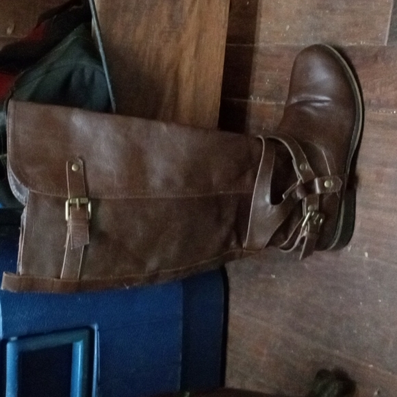 Boots - Picture 1 of 3